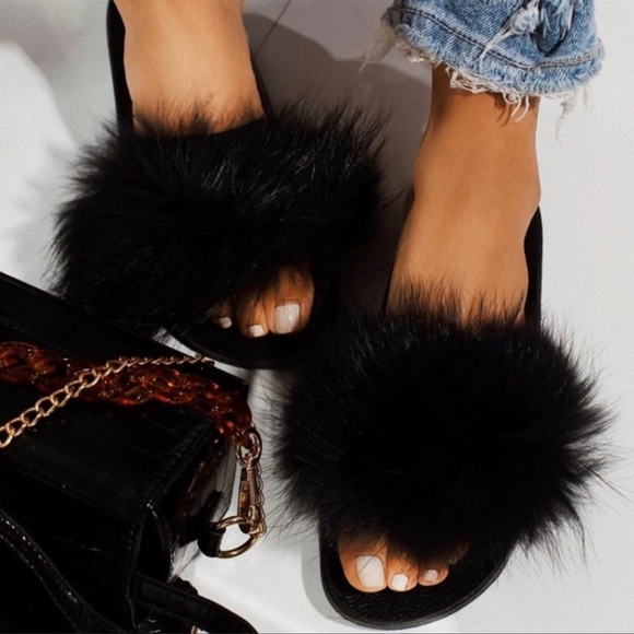 Black faux fur/fur slides - Picture 1 of 5